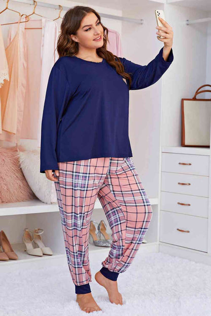 Plus Size Heart Graphic Top and Plaid Joggers Lounge Set